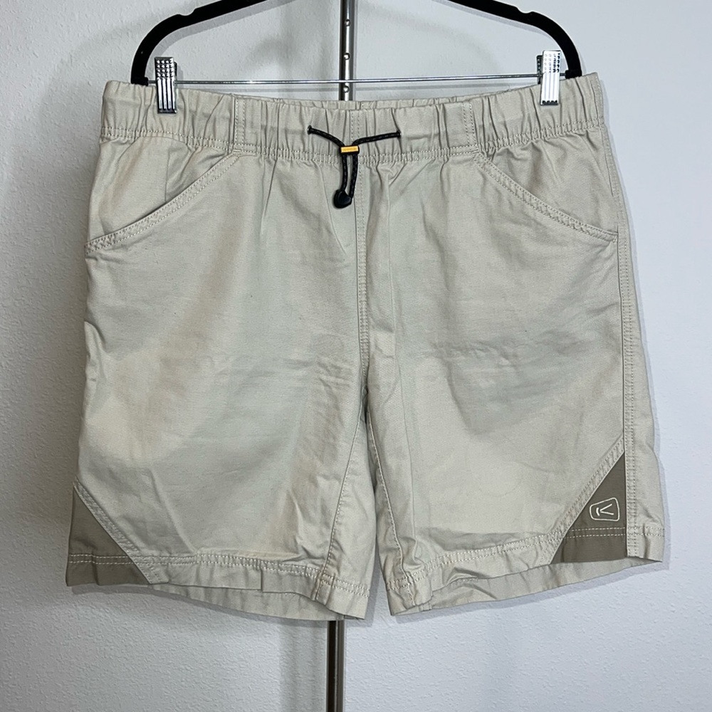 🔹 Keen Hiking Shorts